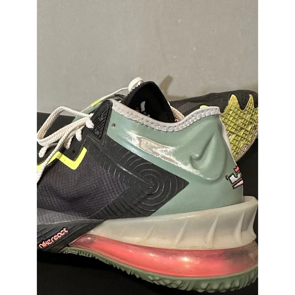 Nike LeBron 18 Space Jam Bugs Vs Martian Sneakers‎ Size 10.5